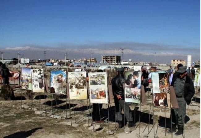 نمایشگاه عکس تحت نام  «هزار لبخند برای صلح» در کابل برگزار شد